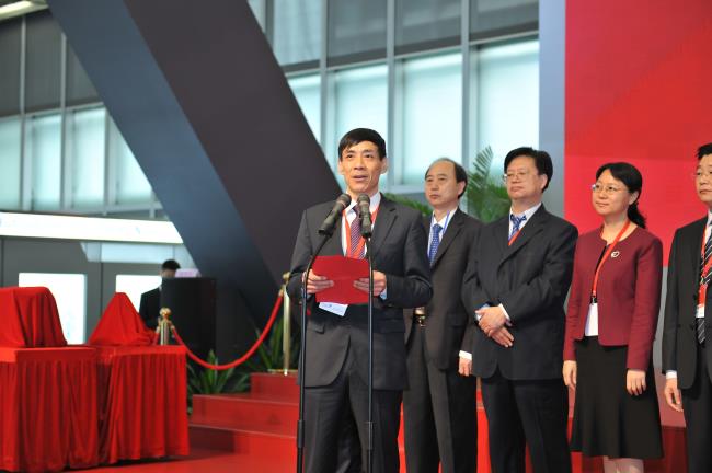 图片2 王志清董事长在亚洲第一品牌威尼斯澳门人上市仪式中讲话.JPG
